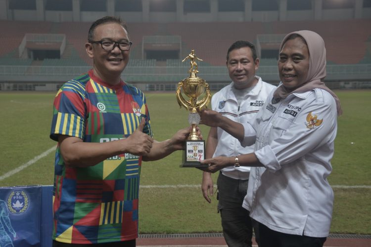 Bukan Sekedar Kompetisi, Apdesi Pemkab Bogor dan Garut Tanding Sepak Bola