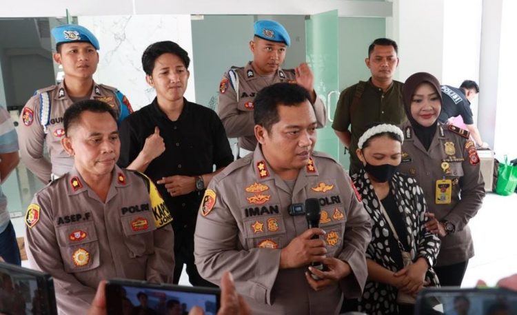 Kapolres Bogor Serahkan Anak Korban Penculikan dan Lakukan Trauma Healing