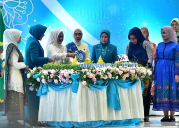 Hadiri HKG PKK Ke-51, Iriana Jokowi Apresiasi Semangat PKK