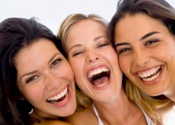 Selamat Hari Tertawa Sedunia, Ini Manfaat Tertawa untuk Kesehatan!