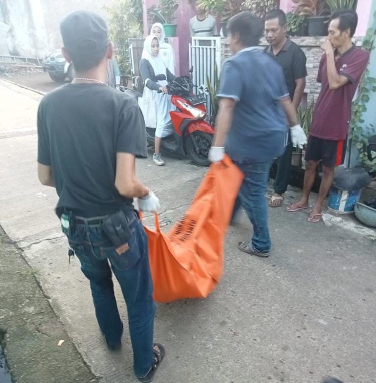 Gara-gara Jarang Pulang, Seorang Anak Tusuk Ayah Tiri Hingga Tewas