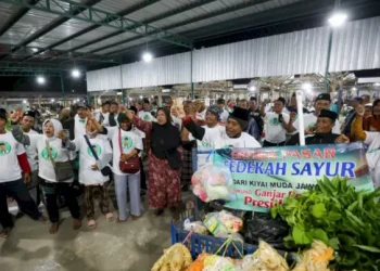 Sukarelawan Kiyai Muda Jawa Timur Gelar Grebek Pasar Sedekah Sayur 