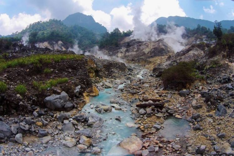 Eksotis! Kawah Ratu, Fenomena Alam yang Menarik Untuk Dikunjungi