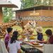 Exclusive! Dine With Giraffe Royal Safari Garden, Satu-satunya Hotel Bisa Makan Bersama Jerapah