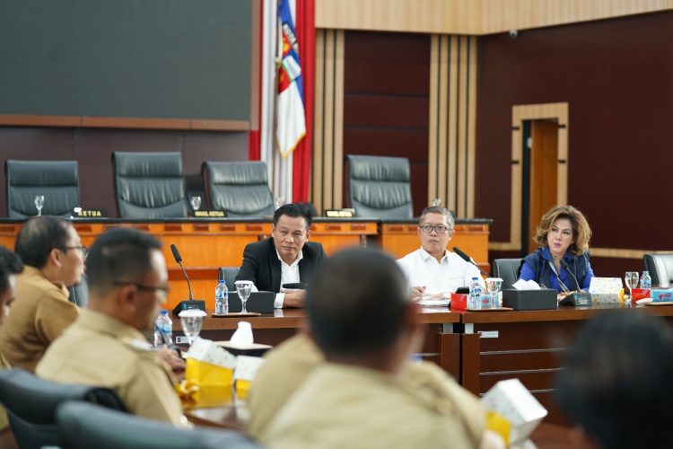Panggil Timsus PPDB, DPRD Pertanyakan Soal Dasar Hukum 