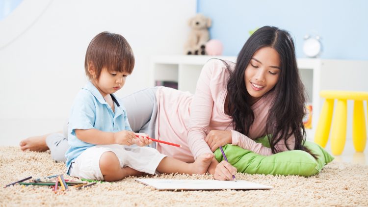 Baby Sitter dan Nanny, Dua Profesi Serupa tapi Tak Sama. Simak, Yuk!