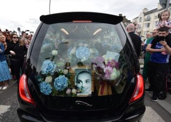 Penghormatan Terakhir Untuk Sinead O’Connor, Iring-iringan Lewati Tepi Laut