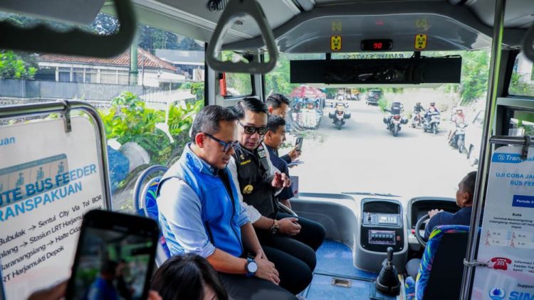 Bus Tanpa Ngetem, Langsung Terkoneksi LRT