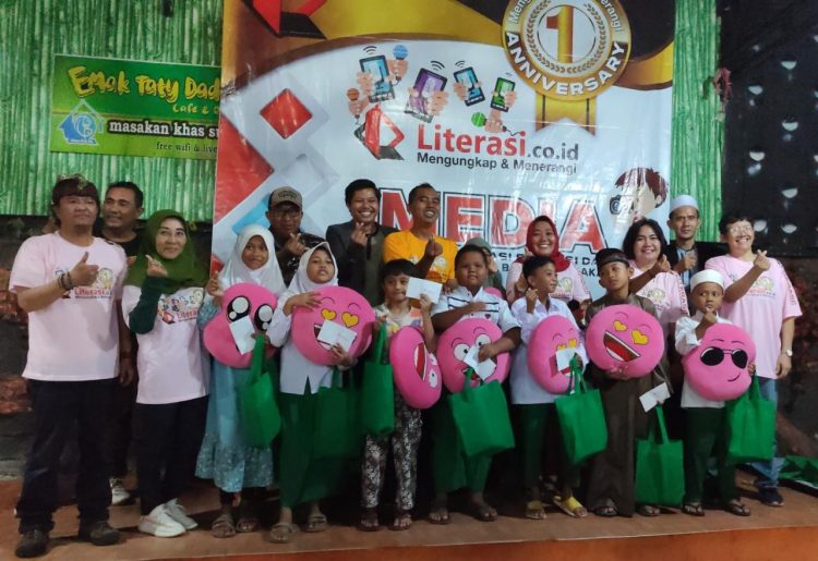 Satu Tahun mengabdi, “Literasi” Berbagi