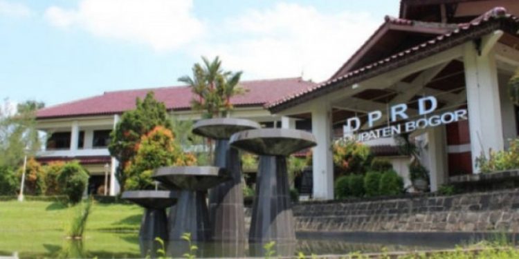 Wakil Rakyat Asyik Healing, Ditengah Masyarakat Sedang Pusing, Betulkah?