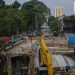 Progres Proyek Jembatan Otista Segara Pasang Balok Girder