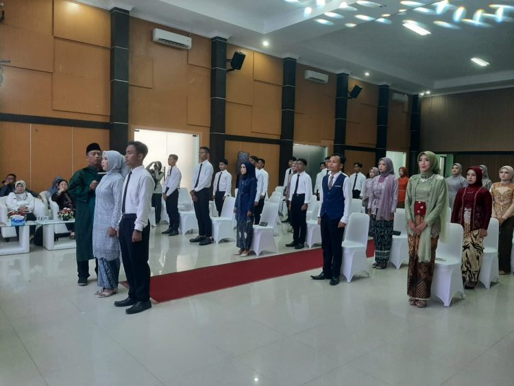 Sumpah Profesi, Alumni Polbangtan Kementan Dilantik Jadi Paramedik Veteriner