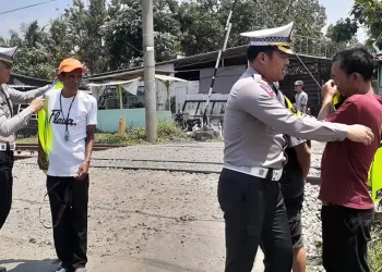 Satlantas Polresta Bogor Kota Gelar Zebra Peduli, Beri Perhatian Untuk Penjaga Perlintasan Kereta
