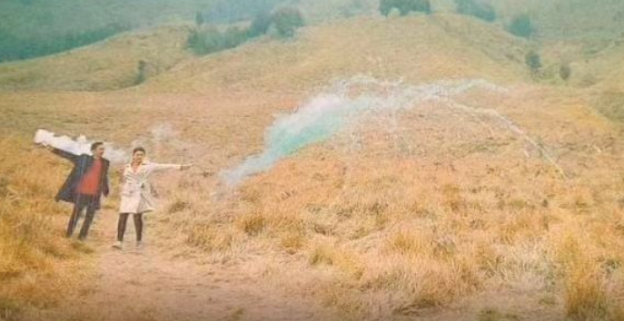 Kebakaran Meluas, Kawasan Bromo Ditutup