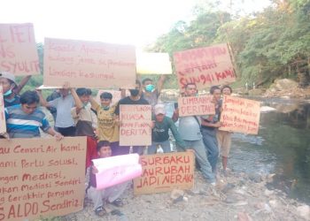 Warga Desak DLH Kabupaten Bogor Tindak Perusahaan Yang Mencemari Kali Cileungsi