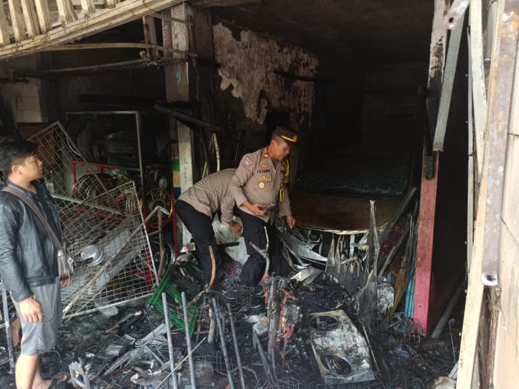 Sebuah Bengkel di Tamansari Ludes Dilalap si Jago Merah 