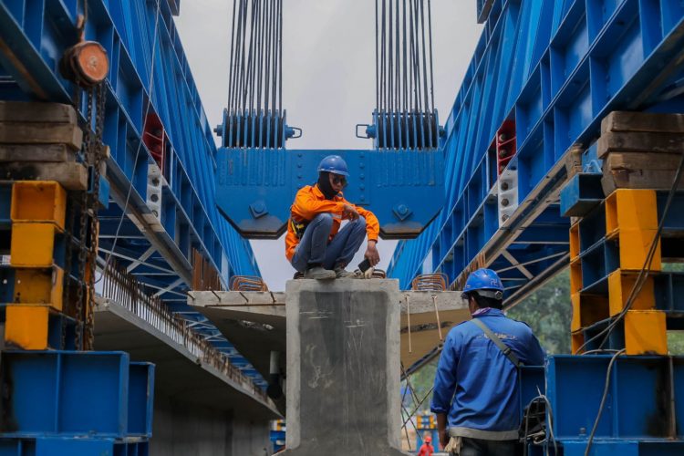 Bima Ajak Bro Ron Tinjau Proyek Jembatan Otista