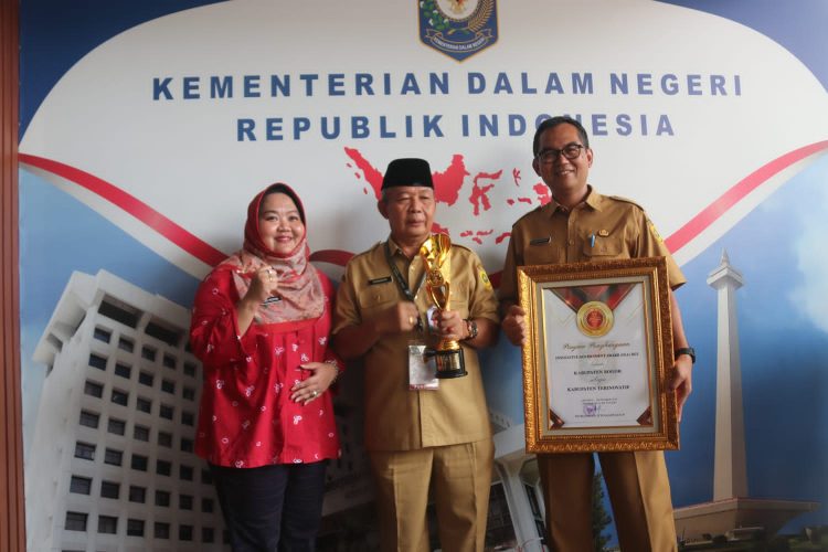 Pemkab Bogor Raih Penghargaan IGA 2023 Sebagai Kabupaten Inovatif