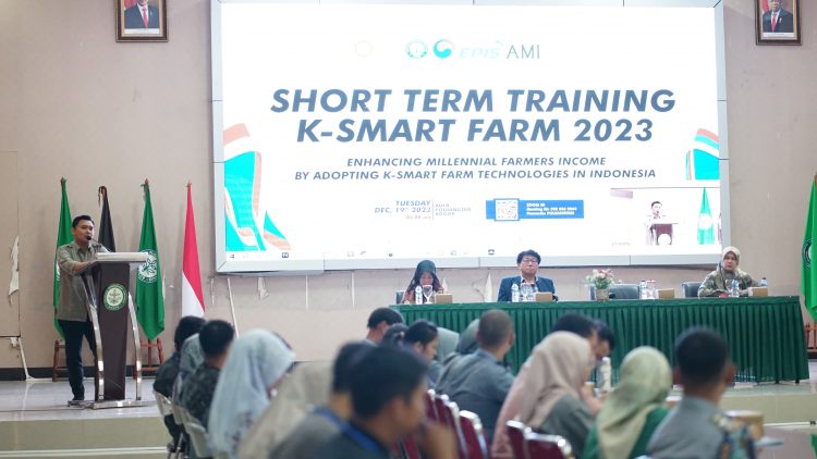 Polbangtan Kementan Adopsi teknologi K-SMART FARM melalui Short Term Training Petani Muda