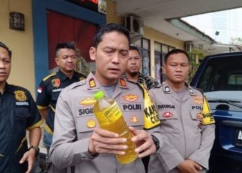 Polisi Sita 8 Ton Minyak Goreng Ilegal di Cileungsi