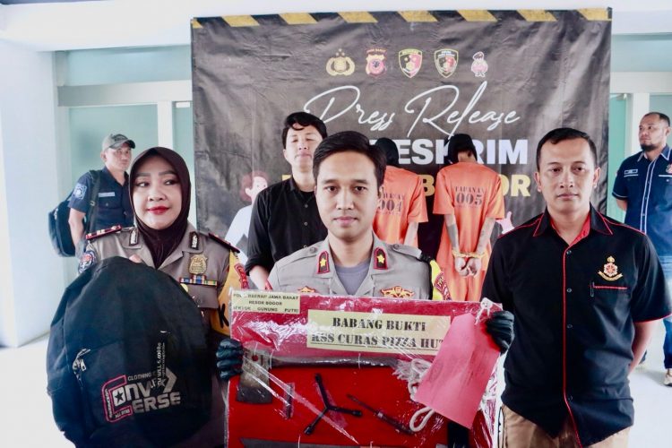Polres Bogor Bekuk 3 Pelaku Pencurian di Fizza Hut Gunung Putri