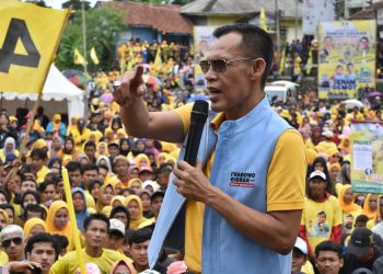 Kampanye Akbar Partai Golkar Diserbu Ribuan Warga