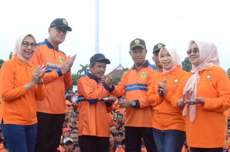 Petugas Kebersihan Garda Terdepan Dalam Menjaga Lingkungan Bersih dan Nyaman
