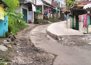 Proyek Jalan di Tamansari Senilai Rp1,9 Miliar Mangkrak, Masyarakat Geram