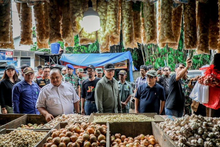 Tinjau Pasar Rakyat, Bima Arya Pastikan Ketersediaan Bahan Pangan