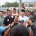 JJB Kolaborasi Dengan Kormi Berbagi Takjil di Stadion Pakansari