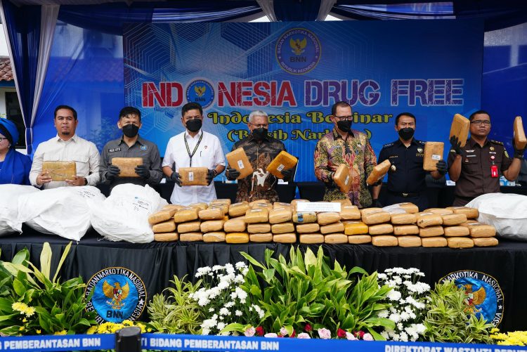 BNN Musnahkan Barang Bukti Ratusan Ribu Gram Ganja