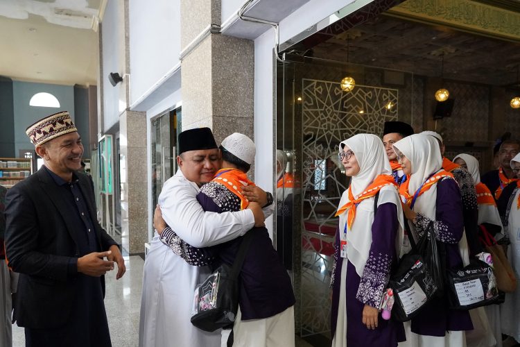 Kepada Jamaah Haji, Atang Titipkan Doa Untuk Kesejahteraan Kota Bogor