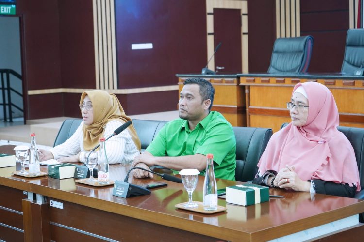Pos Pengaduan PPDB di DPRD Banjir Aduan