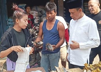 Setia Dengarkan Keluhan Pedagang, Cabup Bogor Jaro Ade Janjikan Tata Kelola Pasar Yang Konkrit