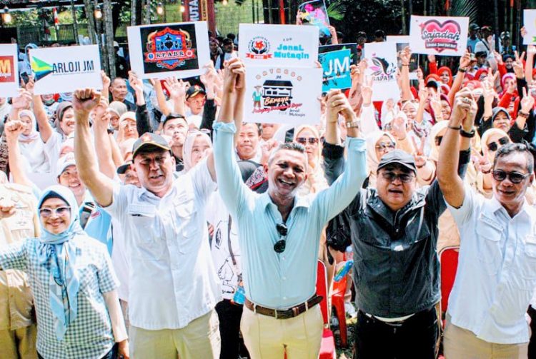 Puluhan Relawan Deklarasikan Dukungan Untuk Jenal Mutaqin