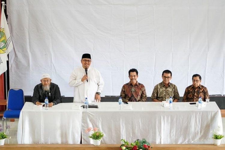 Atang Trisnanto Terus Bersinergi Dengan PGRI Selesaikan Pendidikan 