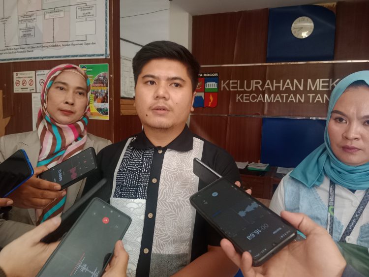 Terima Aduan Soal RTLH, Anggota DPRD Fraksi PDI-P Ontrog Kelurahan Mekarwangi