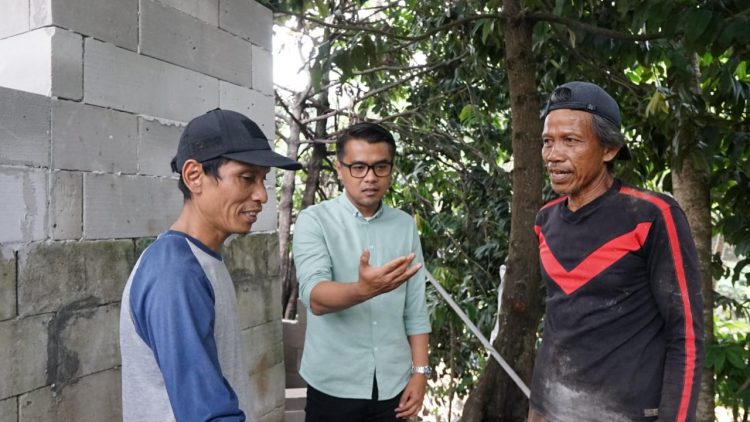 Calon Wakil Wali Kota Bogor Eka Maulana Bangunkan Sumur Bor dan MCK Untuk Warga Cipaku