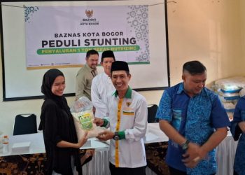 Baznas Kota Bogor Salurkan 1 Ton Beras Inpari Nutrizinc Untuk Tuntaskan Stunting