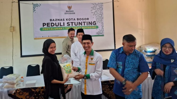 Baznas Kota Bogor Salurkan 1 Ton Beras Inpari Nutrizinc Untuk Tuntaskan Stunting