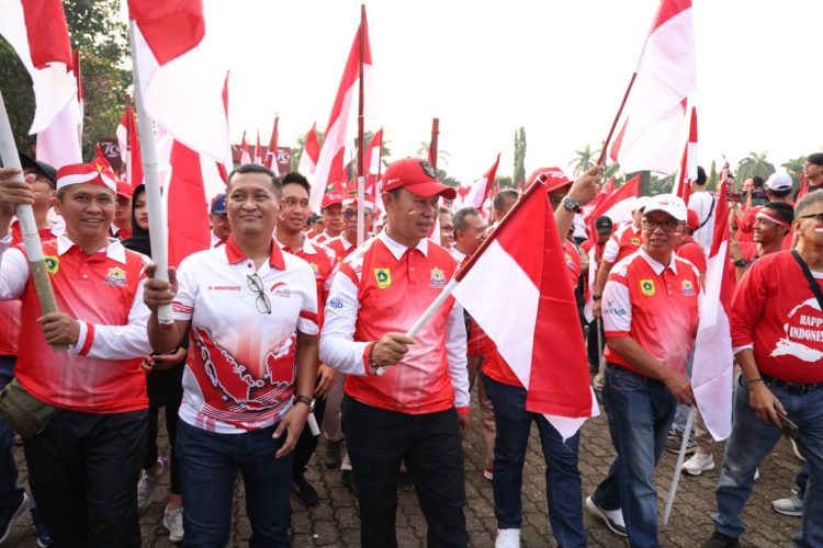 HUT RI ke-79, Pj. Bupati Bogor Pimpin Kirab Merah Putih di Tegar Beriman