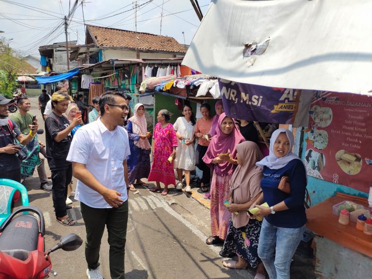 Eka Maulana Door to door Sosialisasikan Programnya ke Warga Bakpas  