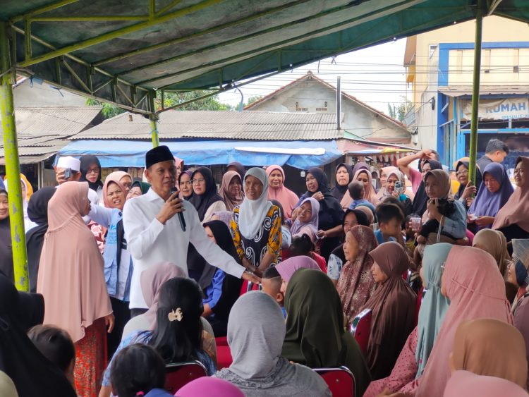 Paslon Rudy – Jaro Ade Sosialisasikan Program Kenaikan Insentif Guru Ngaji dan DKM