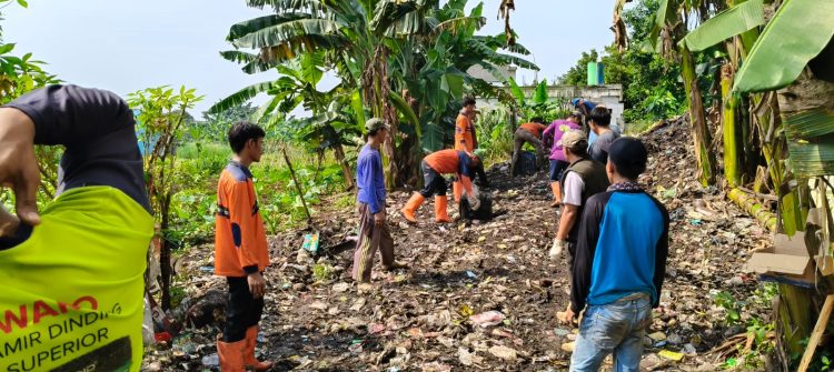 Kerja Nyata Paslon Rudy Susmanto – Jaro Ade Atasi Sampah di Kecamatan Kemang 