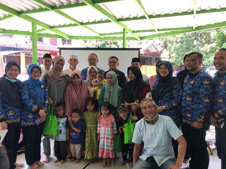 Baznas Kota Bogor Bagikan Paket Bantuan Penanganan Stunting di Bogor Barat