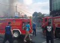 Sederet Kios di Jalan Raya Tajur Ludes Terbakar