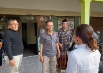 Keren! Door to Door ke Rumah Warga, Cawalkot Rena Da Frina Izin ke Rumah NU