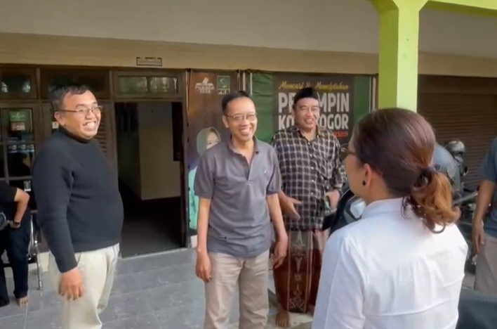 Keren! Door to Door ke Rumah Warga, Cawalkot Rena Da Frina Izin ke Rumah NU