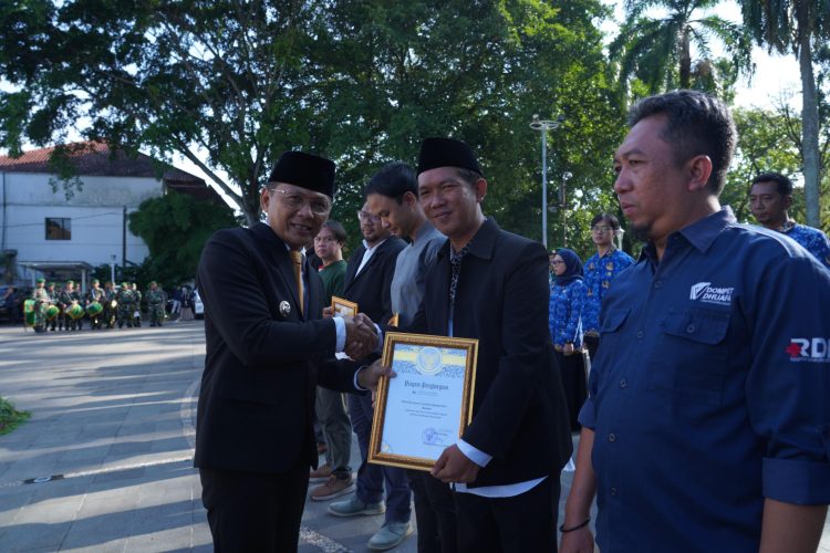Hari Kesehatan Nasional, Baznas Kota Bogor Dapat Penghargaan Dari PJ Wali Kota