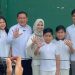 Dokter Rayendra Nyoblos Bareng Istri dan Anak di TPS 37 Baranangsiang